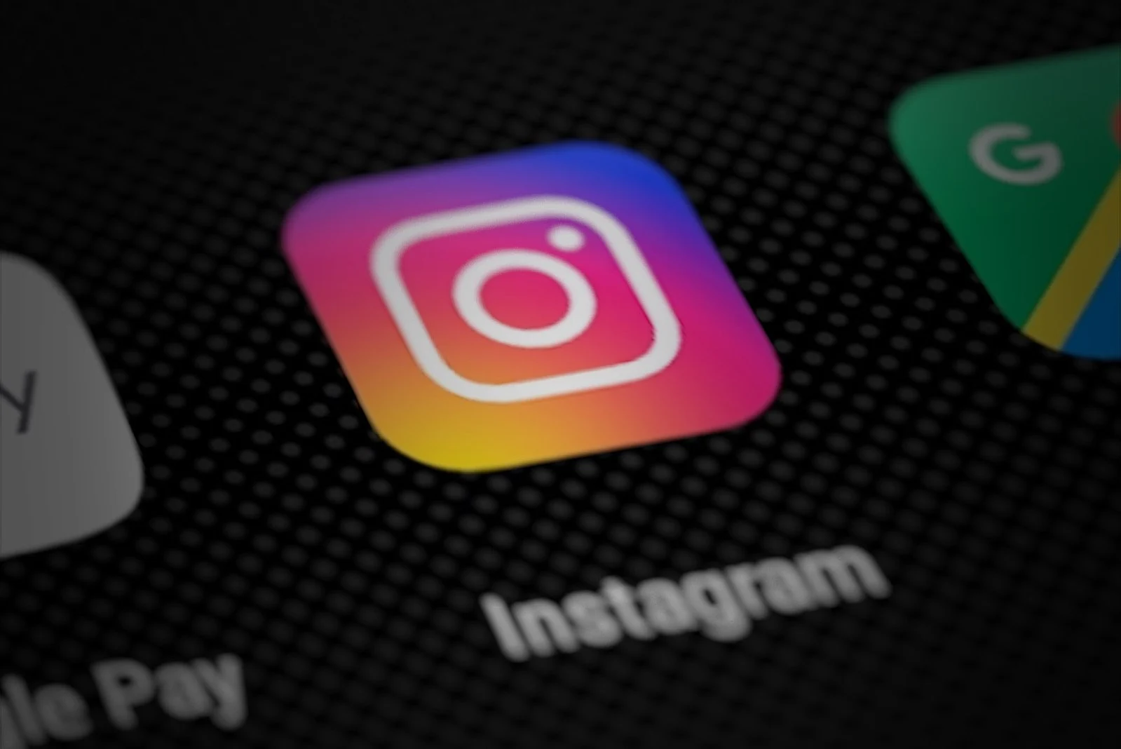 Twórcy Protestują Przeciwko Polityce Meta Ograniczającej Posty Polityczne na Instagramie