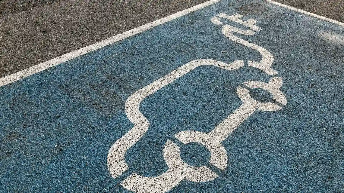 AI Mogłaby Chronić Tw&oacute;j Elektryczny Samoch&oacute;d Przed Atakami Cybernetycznymi