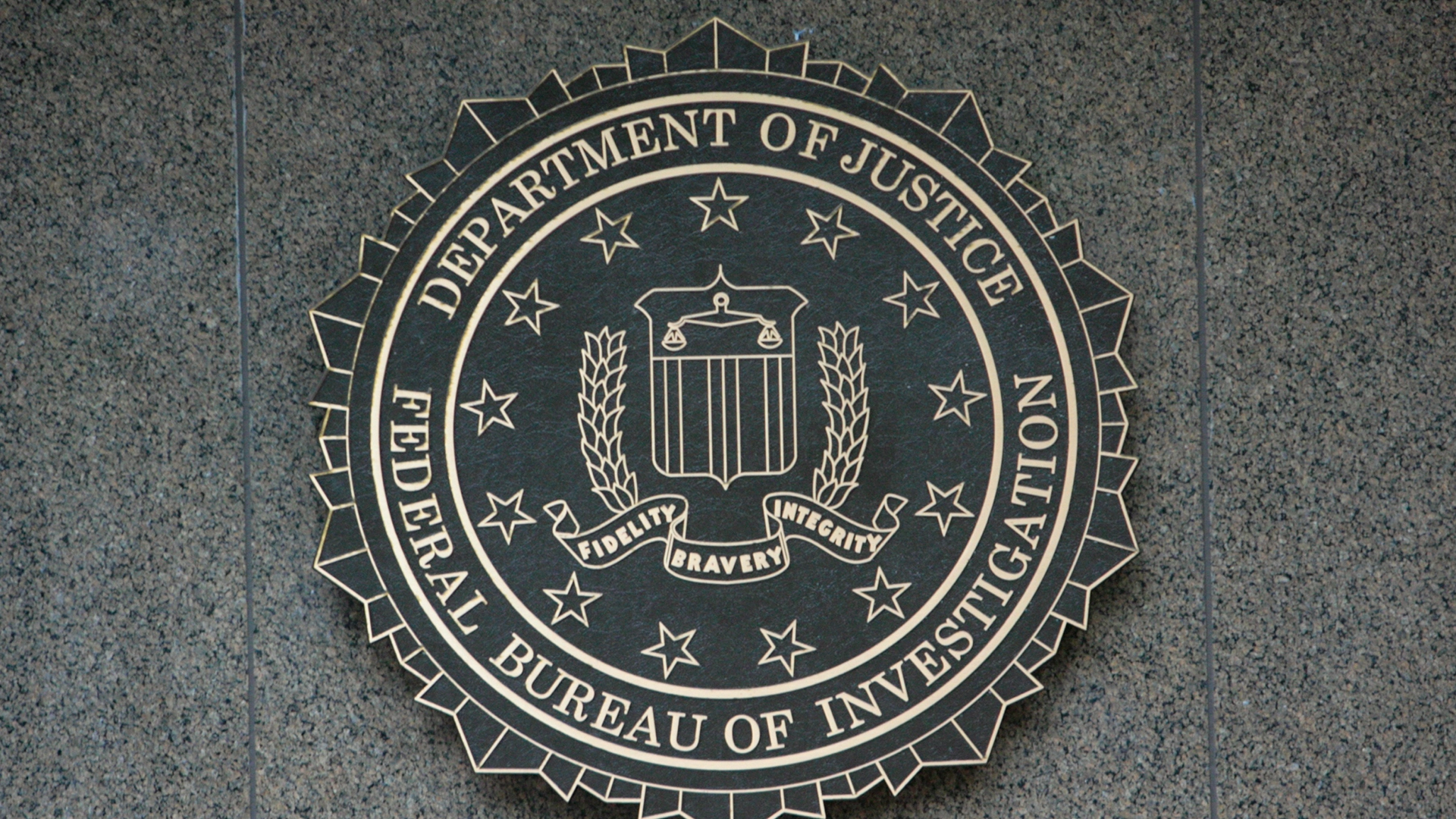Raport FBI Ujawnia, że Oszuści Ukradli Ponad 16 Miliardów Dolarów w 2024 Roku
