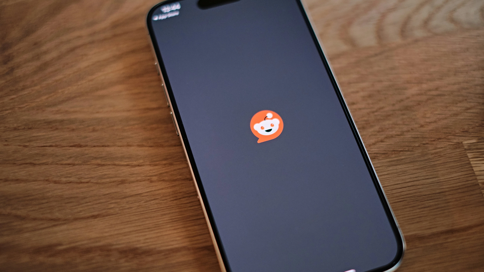 Google będzie napędzał narzędzie do odpowiadania na Reddit