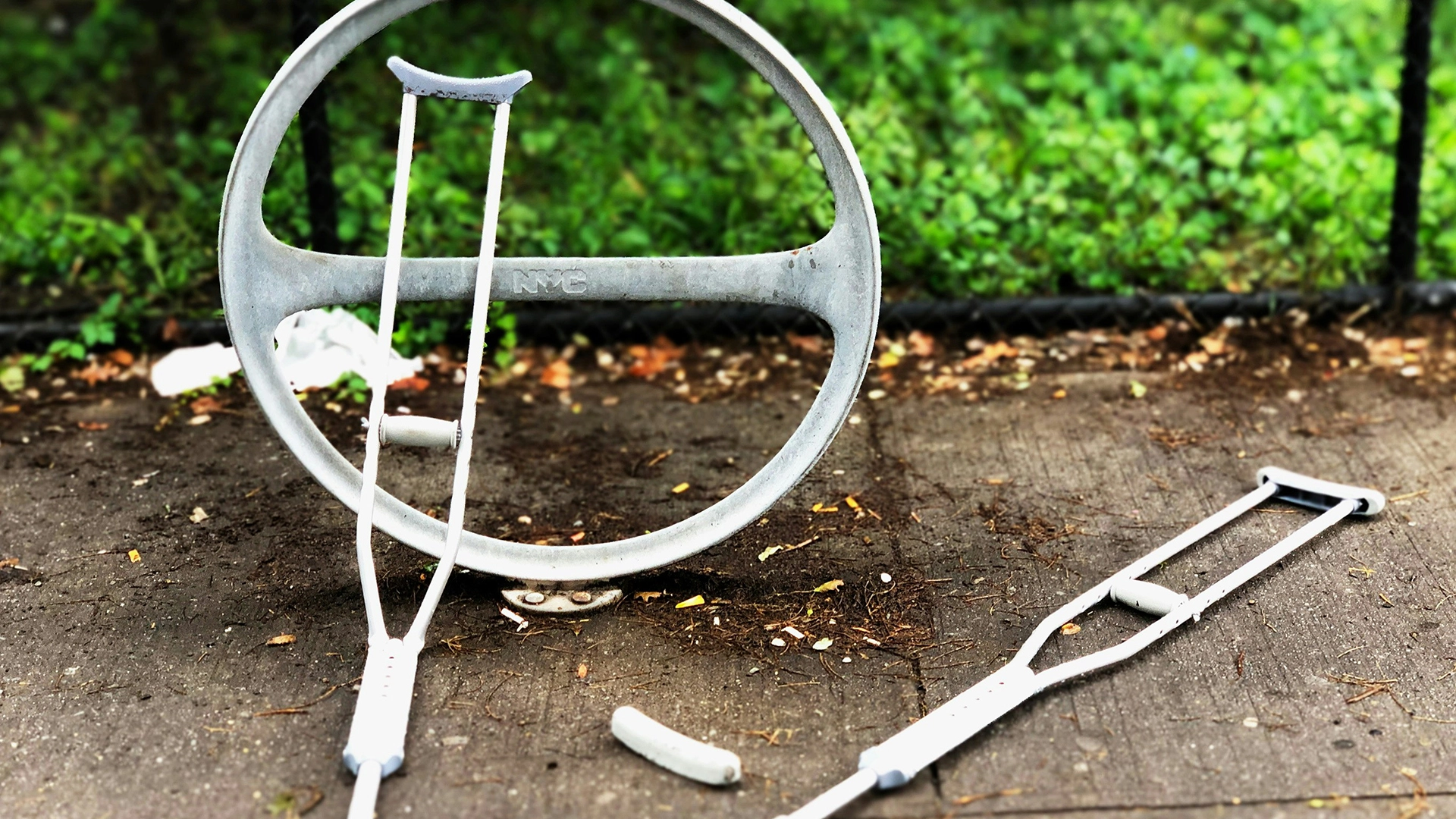 Nosiwalne Urządzenie z SI Pomaga Przeżyć Udar Mózgu Uniknąć Upadków Podczas Rehabilitacji