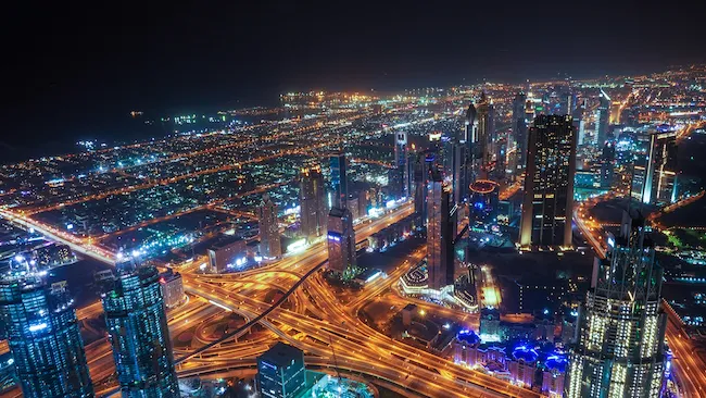 AI w parlamencie? Zjednoczone Emiraty Arabskie planują automatyczny proces reformy prawa