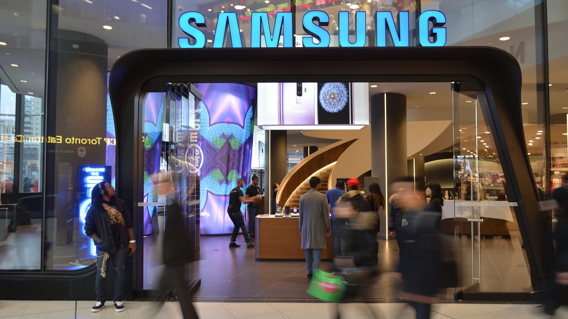 Wyciek danych w Samsung Niemcy ujawnił dane osobowe 270 000 klientów