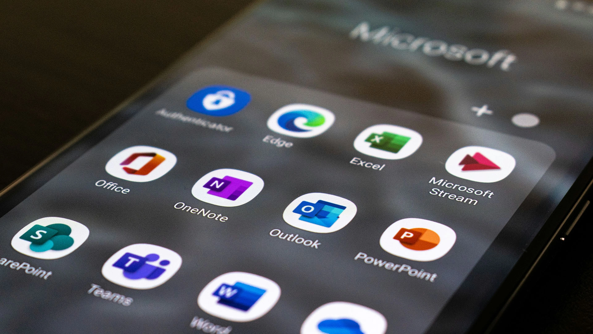 Microsoft Dodaje Asystenta AI do Windows 11