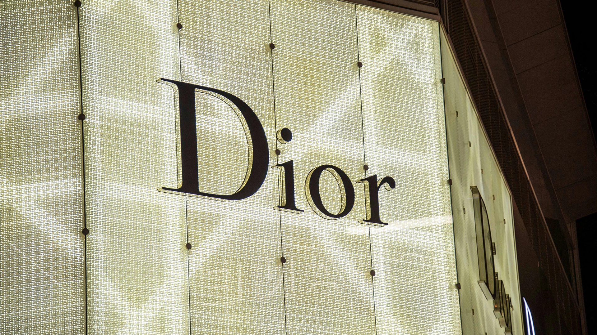 Naruszenie bezpieczeństwa w Dior ujawnia dane osobowe klientów z USA