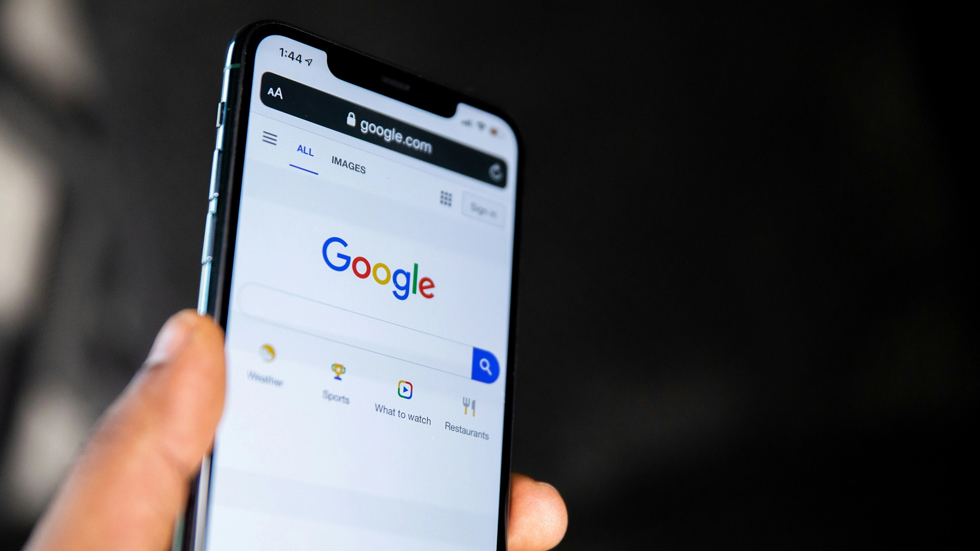 Google Dodaje Podsumowania AI Do Kanału Discover