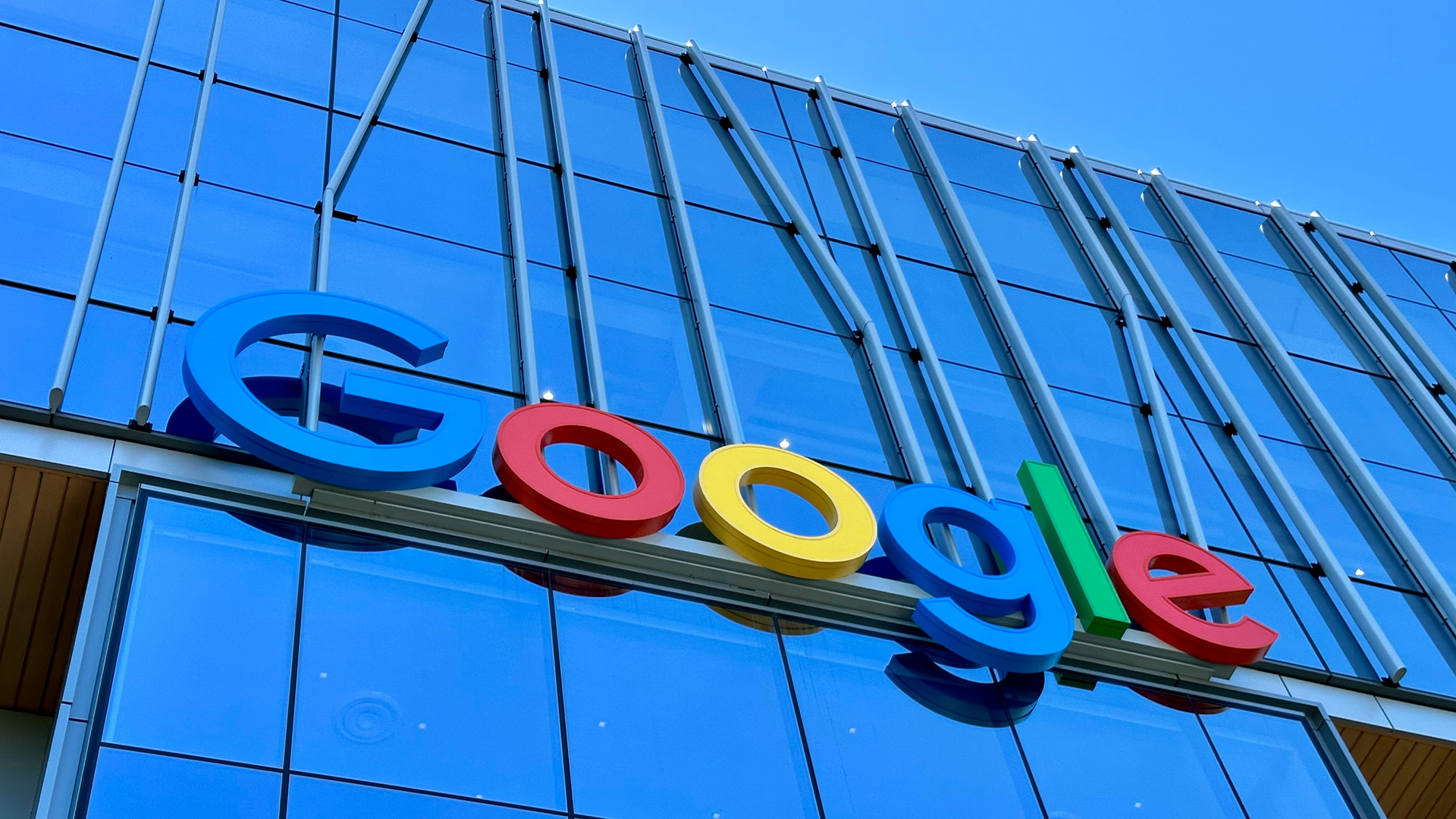 Google zainwestuje 25 miliardów dolarów w centra danych i infrastrukturę AI