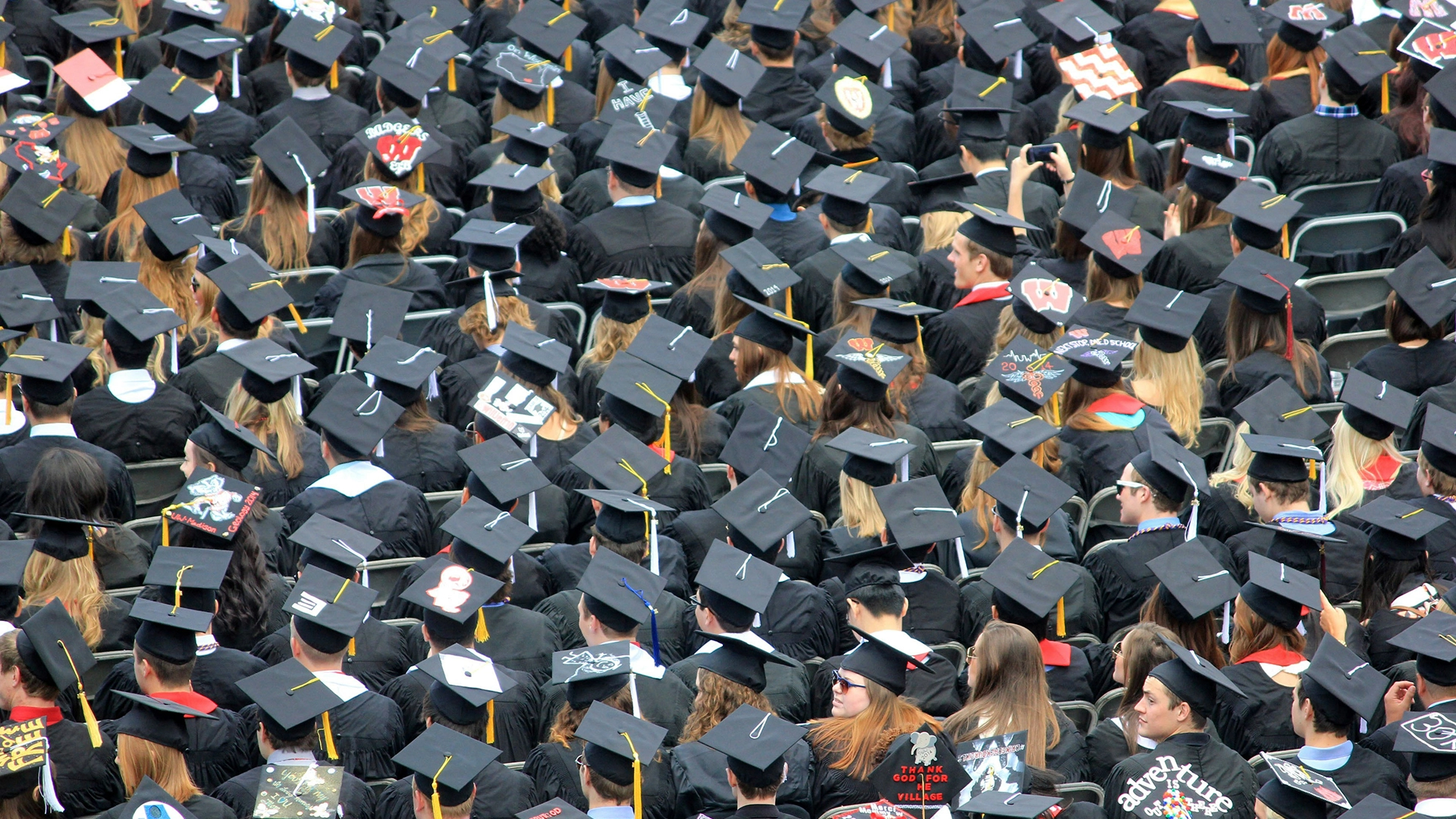 Klasa 2025: Pierwsi Absolwenci Kształceni W Pełni Przez Sztuczną Inteligencję