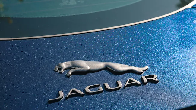Atak cybernetyczny paraliżuje Jaguar Land Rover, zagraża tysiącom miejsc pracy