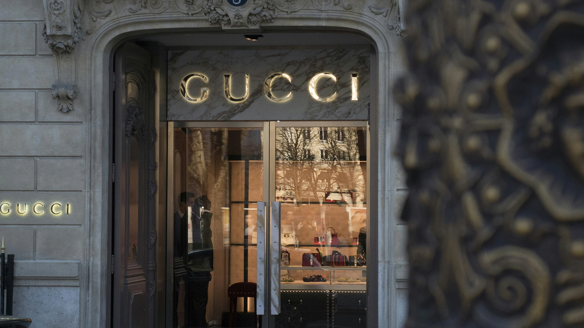 Hakerzy Ujawniają Miliony w Wyciekach Danych Gucci i Balenciaga