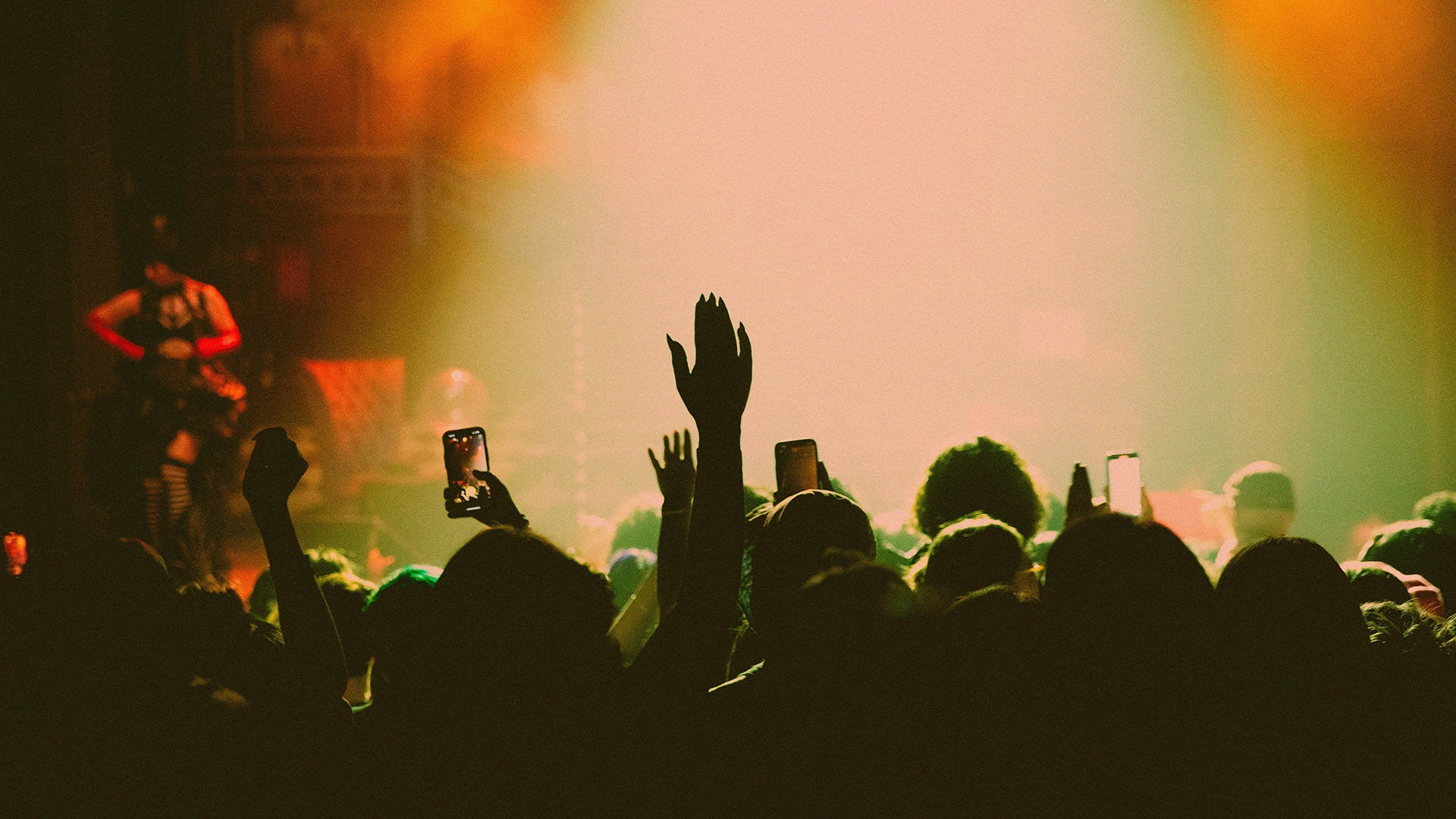 FTC Pozwa Ticketmaster za Współpracę z Spekulantami i Zawyżanie Cen