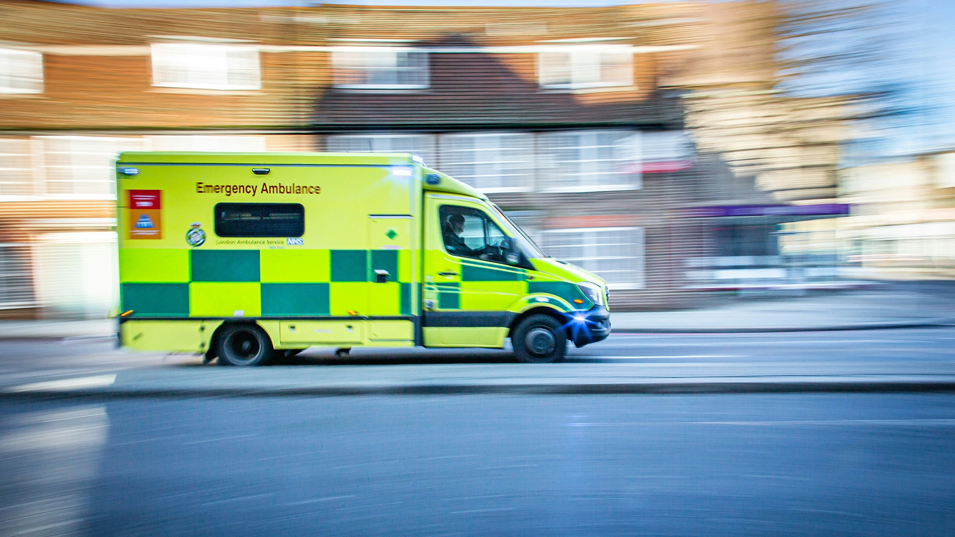 Nowe Badanie Ujawnia Problemy NHS z Wprowadzeniem Narzędzi Diagnostycznych AI