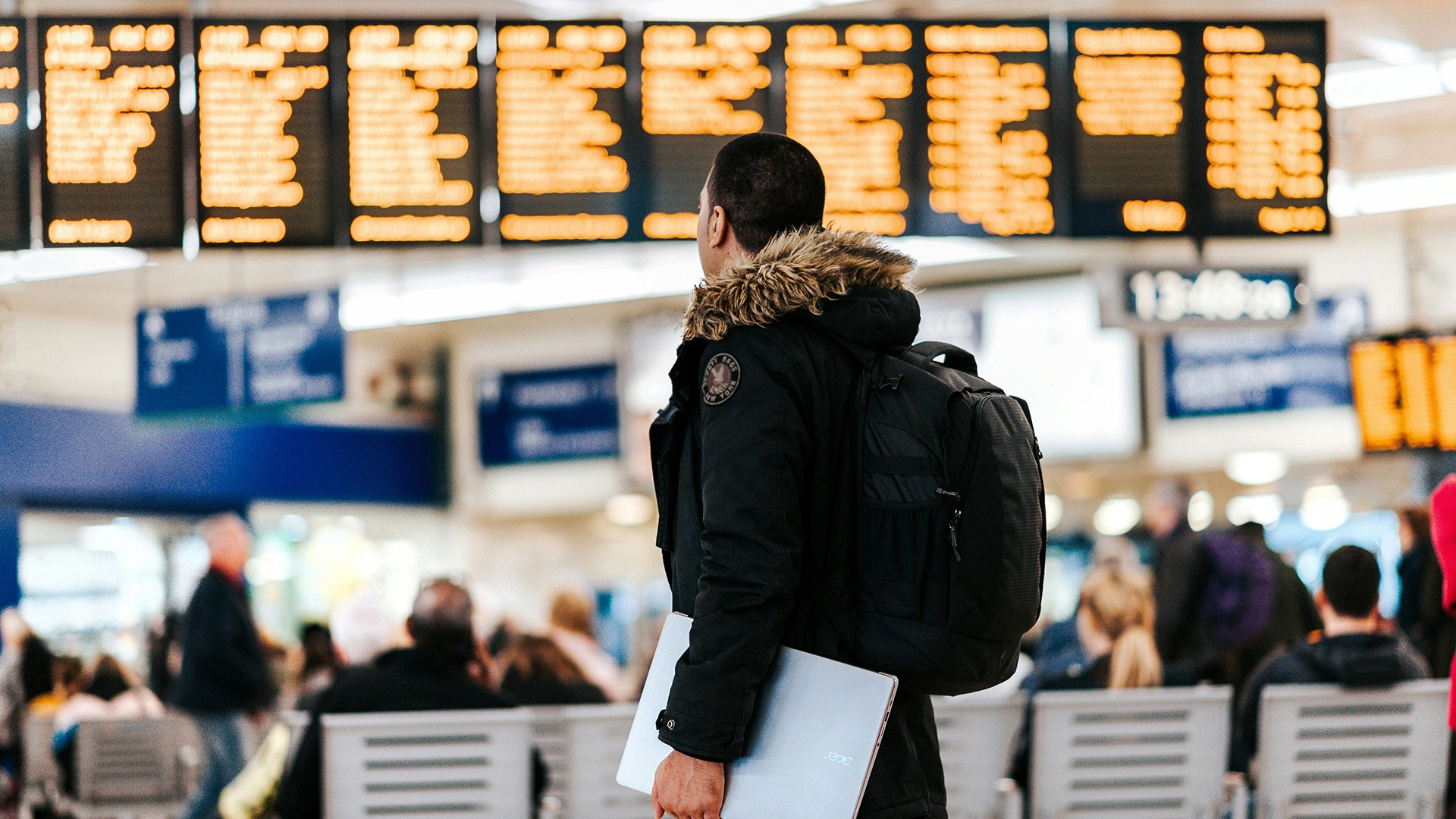 Agenci AI Zagrażają Modelom Biznesowym Booking, Expedia i Airbnb